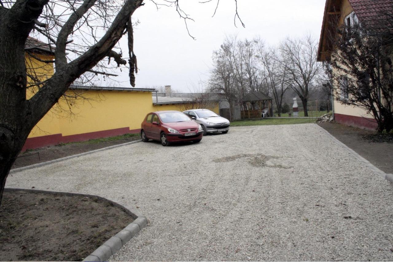 Apostag Casa Napsugar Panzio Bed & Breakfast エクステリア 写真