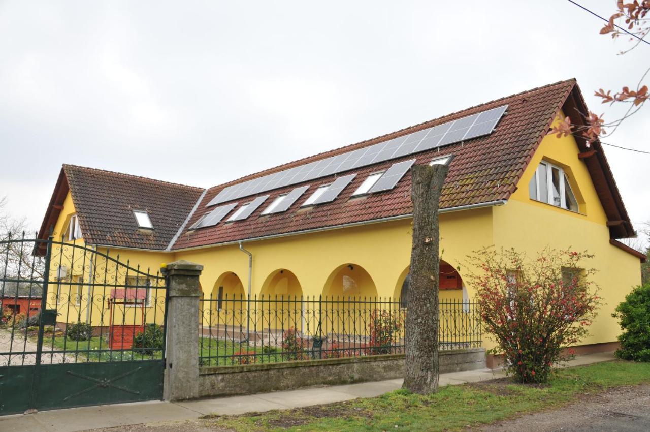 Apostag Casa Napsugar Panzio Bed & Breakfast エクステリア 写真