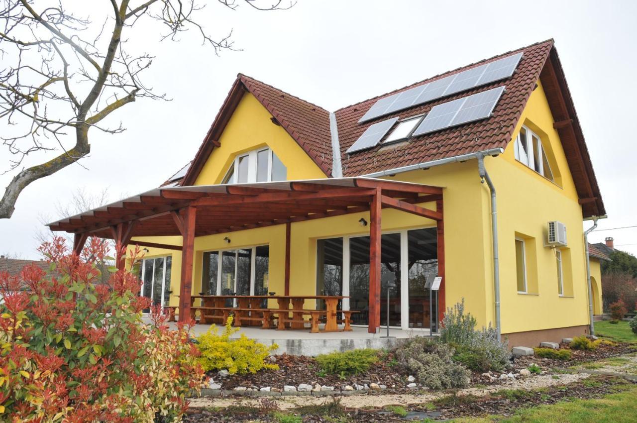 Apostag Casa Napsugar Panzio Bed & Breakfast エクステリア 写真