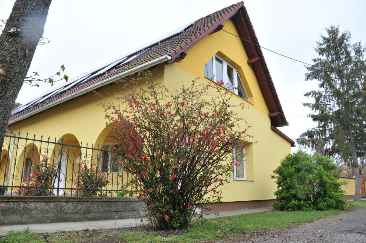Apostag Casa Napsugar Panzio Bed & Breakfast エクステリア 写真