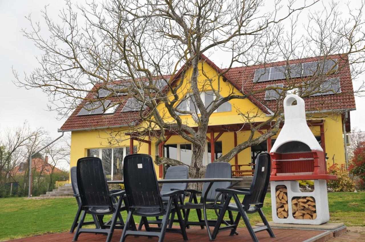 Apostag Casa Napsugar Panzio Bed & Breakfast エクステリア 写真